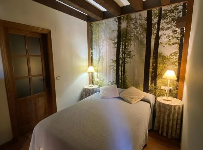 La Hoja De Roble * 푸에블라 데 사나브리아