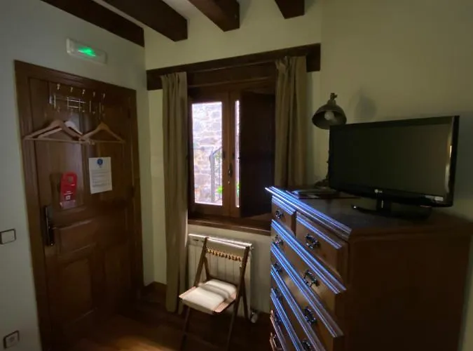 La Hoja De Roble 푸에블라 데 사나브리아