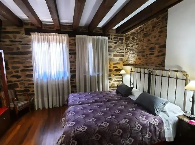 La Hoja De Roble * 푸에블라 데 사나브리아